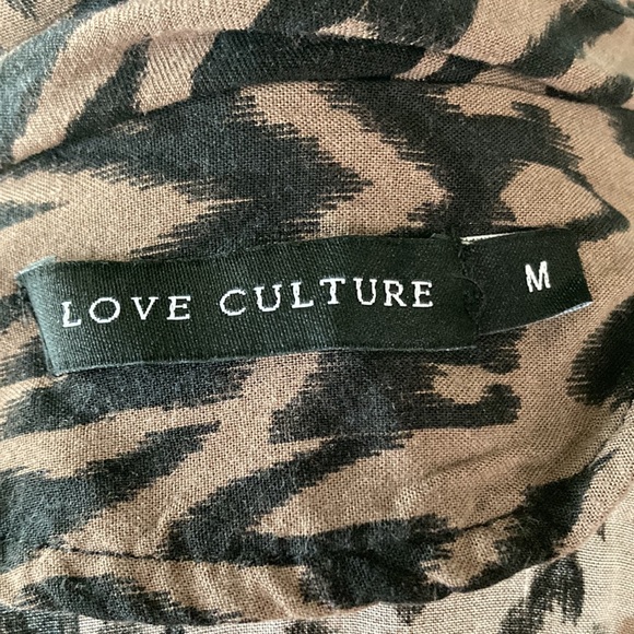 LOVE CULTURE | Women’s Open Front Cropped Cardigan - Picture 7 of 8